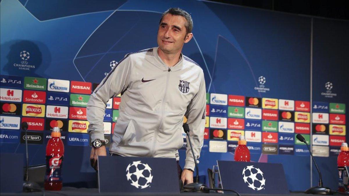 Ernesto Valverde acudió sonriente a la rueda de prensa