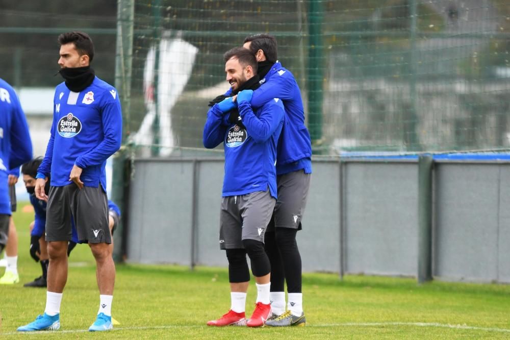 Sabin Merino se entrena con el equipo en Abegondo