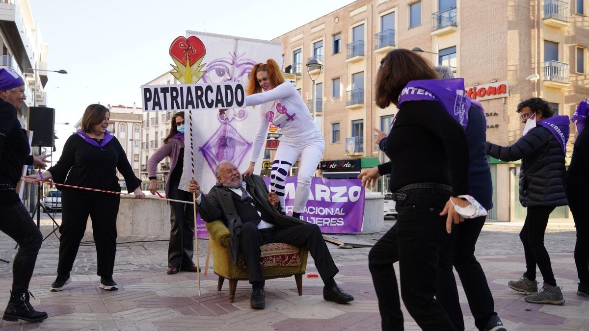 Pozoblanco. Un momento del montaje teatral organizado por la asociación Ventana Abierta.