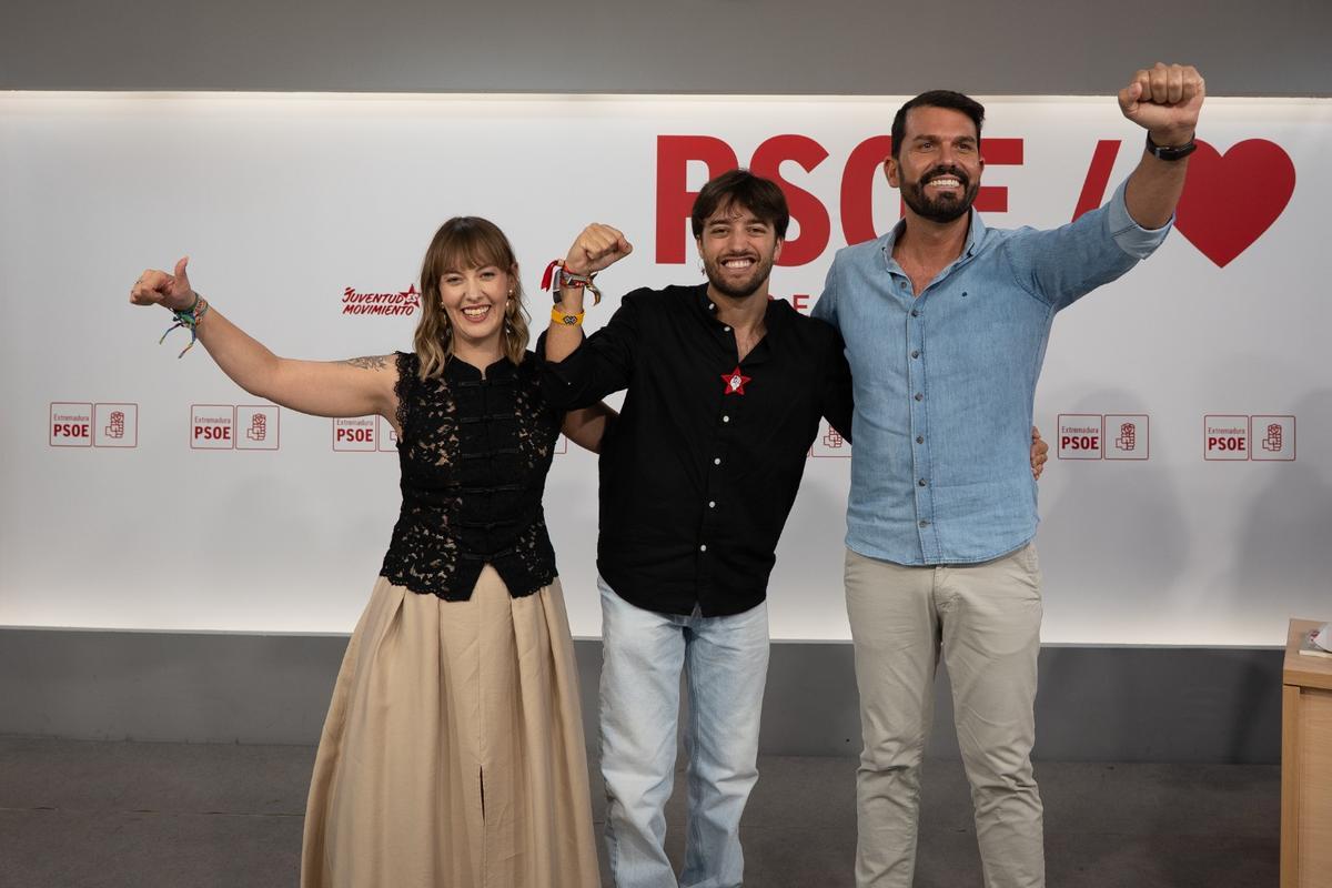 Aránzazu Figueroa, Javi Álvarez y Álvaro Sánchez Cotrina en el XI Congreso de Juventudes Socialistas de Extremadura.