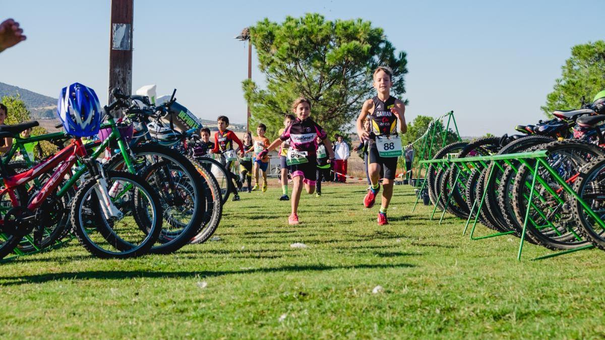 El triatlón extremeño se crece