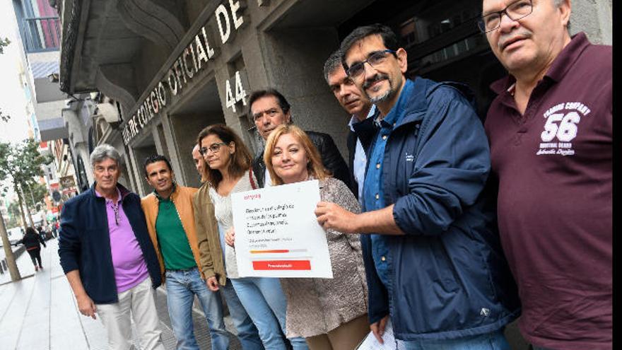 Presentación, el pasado viernes, de las firmas recogidas en Change.org