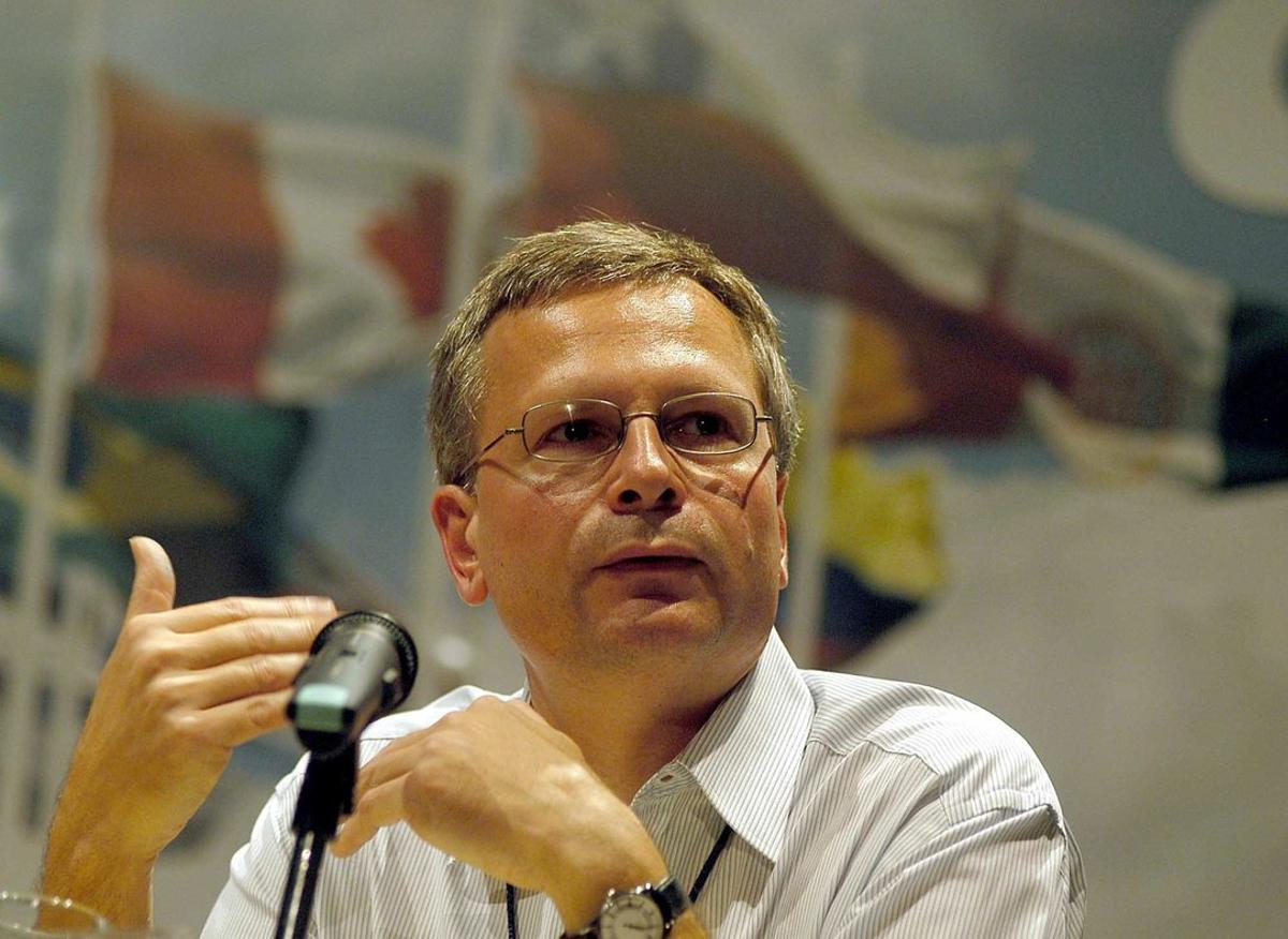 OVIEDO, 11/06/2020.- Fofografía de archivo (09/10/03) del economista turco Dani Rodrik, profesor de economía política internacional en la Universidad de Harvard que ha dedicado buena parte de su trabajo a estudiar la globalización y por qué unos gobiernos tienen más éxito que otros, y ha sido galardonado este jueves con el Premio Princesa de Asturias de Ciencias Sociales 2020. EFE/Marcos Delgado