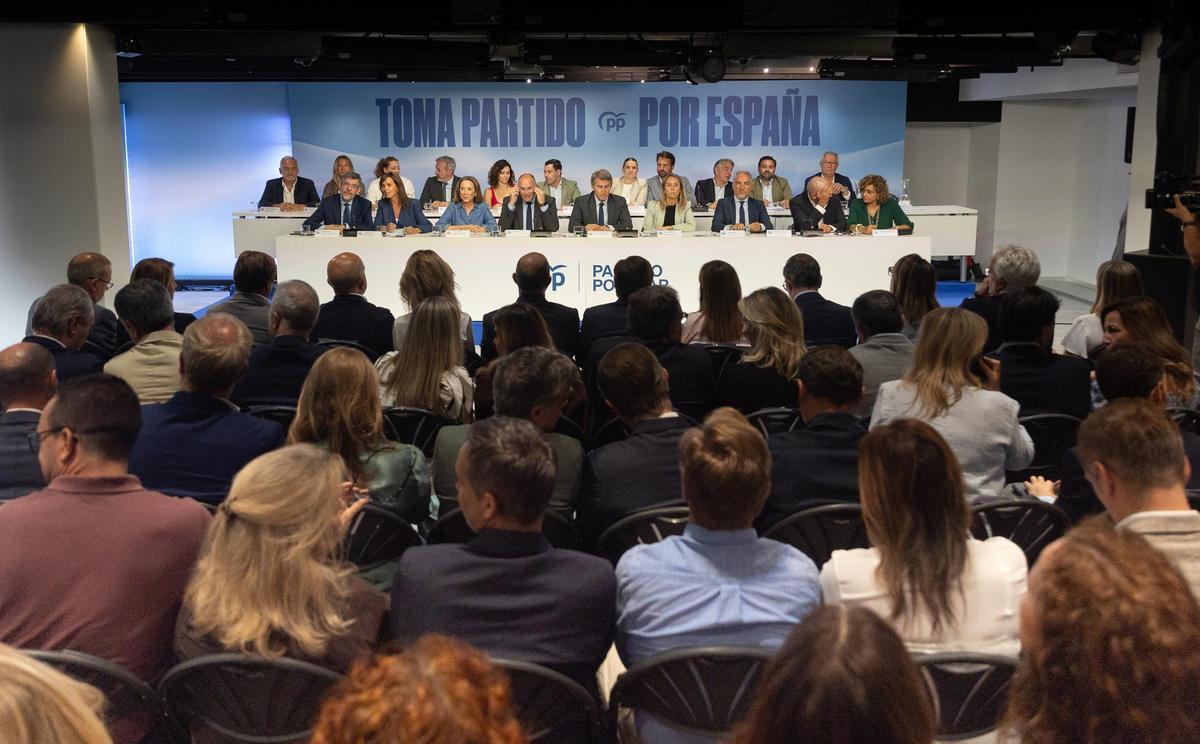 El presidente del PP, Alberto Núñez Fiejóo, preside este lunes la reunión de la Junta Nacional del Partido Popular.