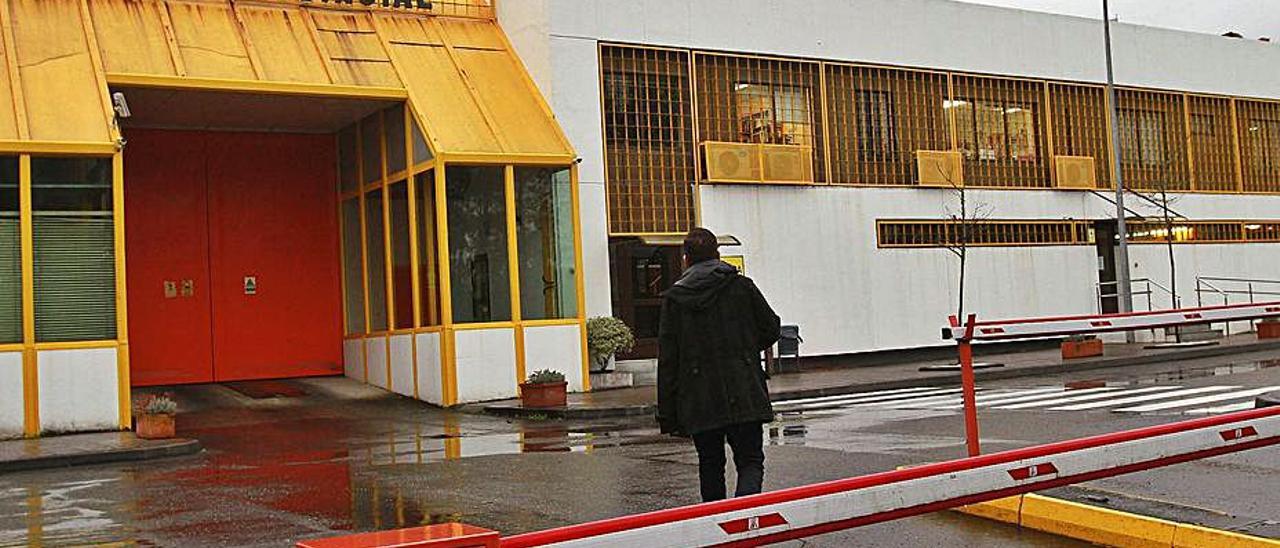 El acusado compareció por videoconferencia desde prisión. | // I. OSORIO