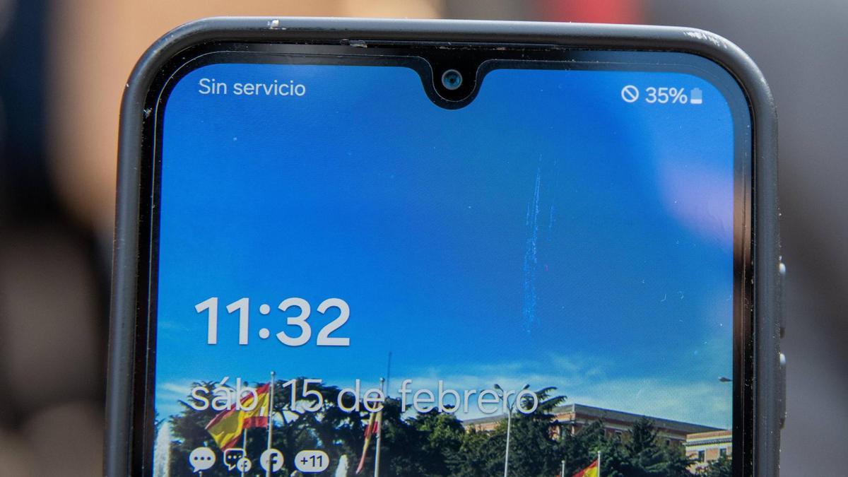 Teléfono sin cobertura móvil en un pueblo de Zamora.