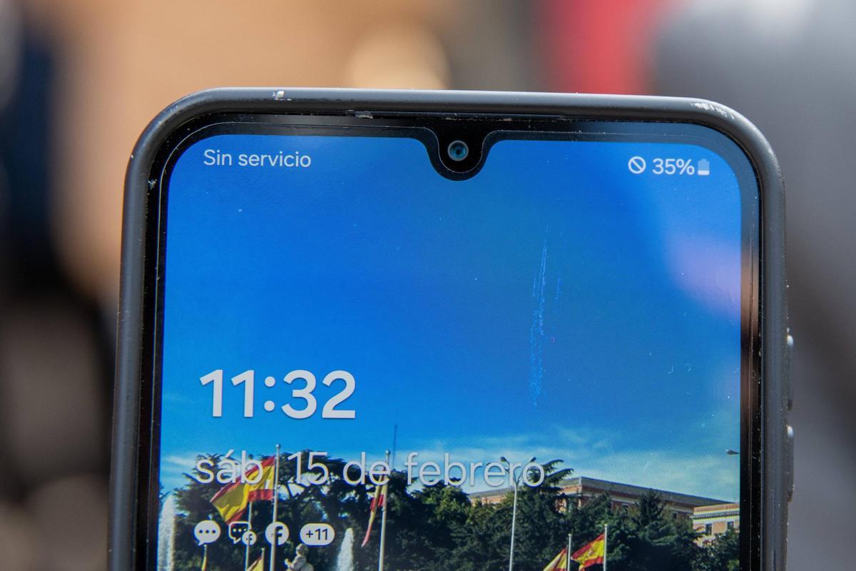 Teléfono sin cobertura móvil en un pueblo de Zamora.