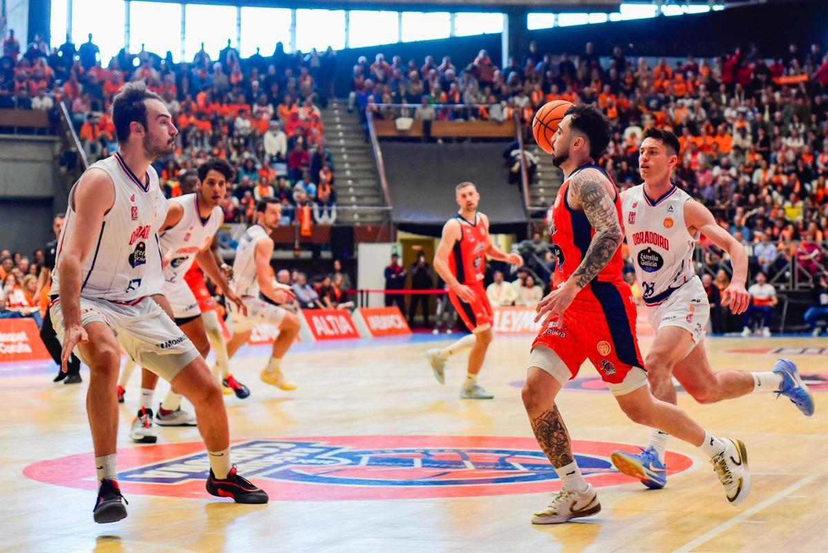 El derbi entre el Básquet Coruña y el Obradoiro en imágenes El derbi entre el Básquet Coruña y el Obradoiro en imágenes