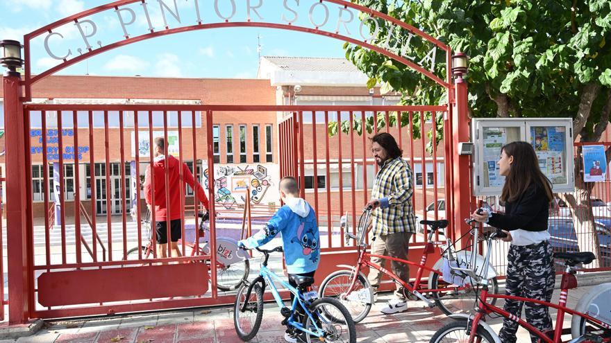 El coche en casa y al cole en bici en Elda