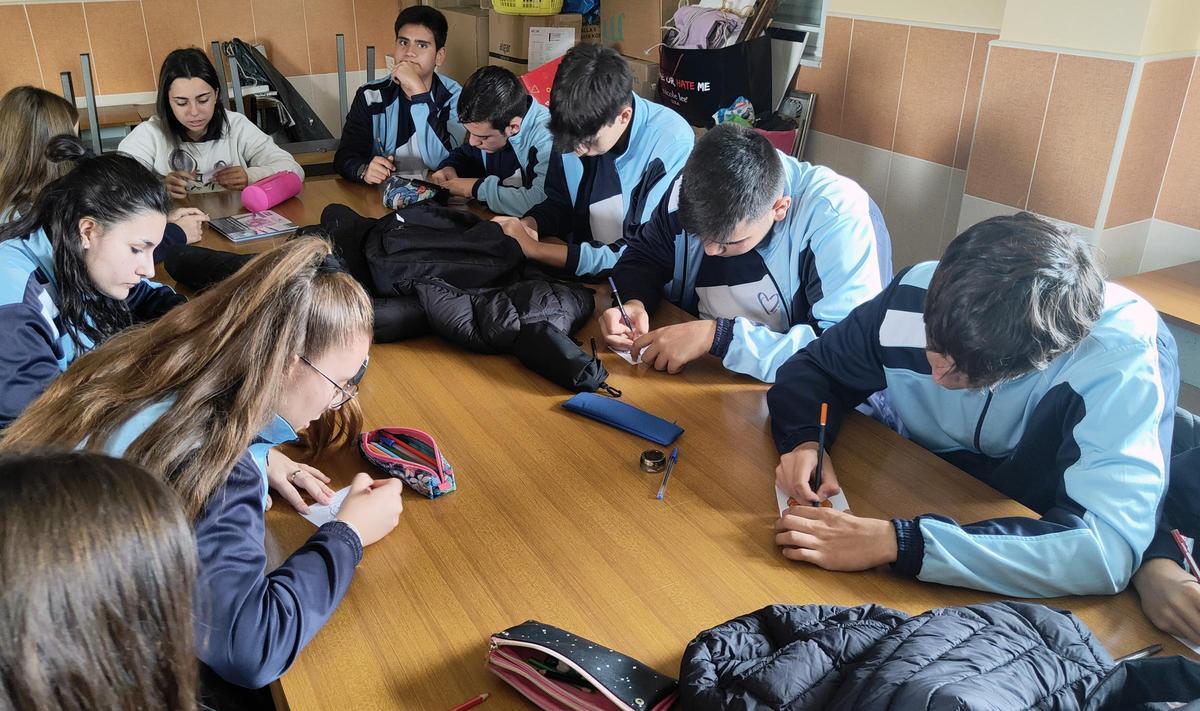 Los estudiantes de Secundaria, durante una de las actividades de la jornada