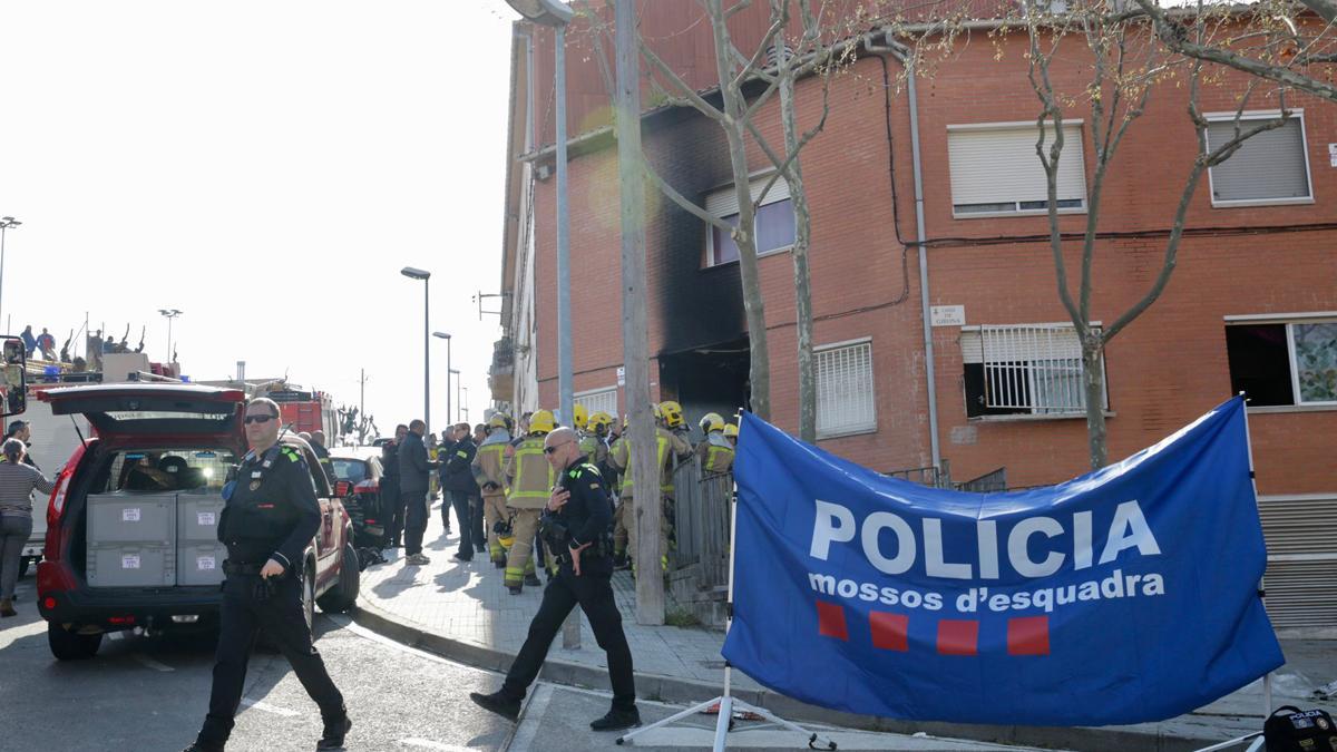 Tres muertos en el incendio de un edificio en Rubí