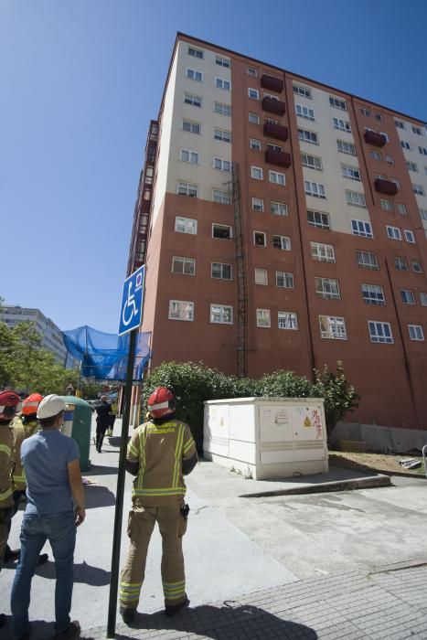 Todos los bomberos y la Policía Local han acudido al lugar de los hechos.