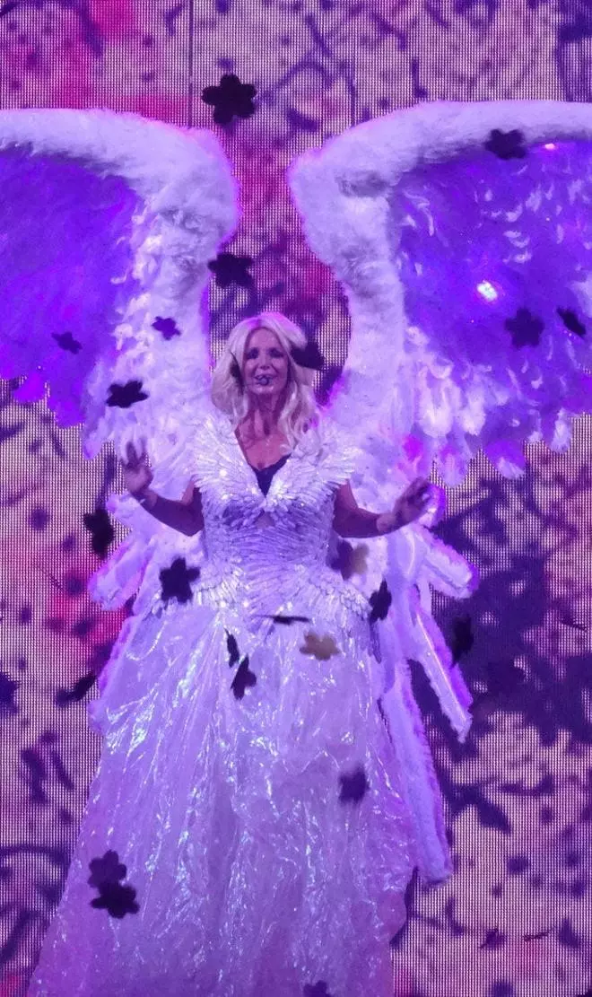 Britney Spears copia a Justin Bieber
