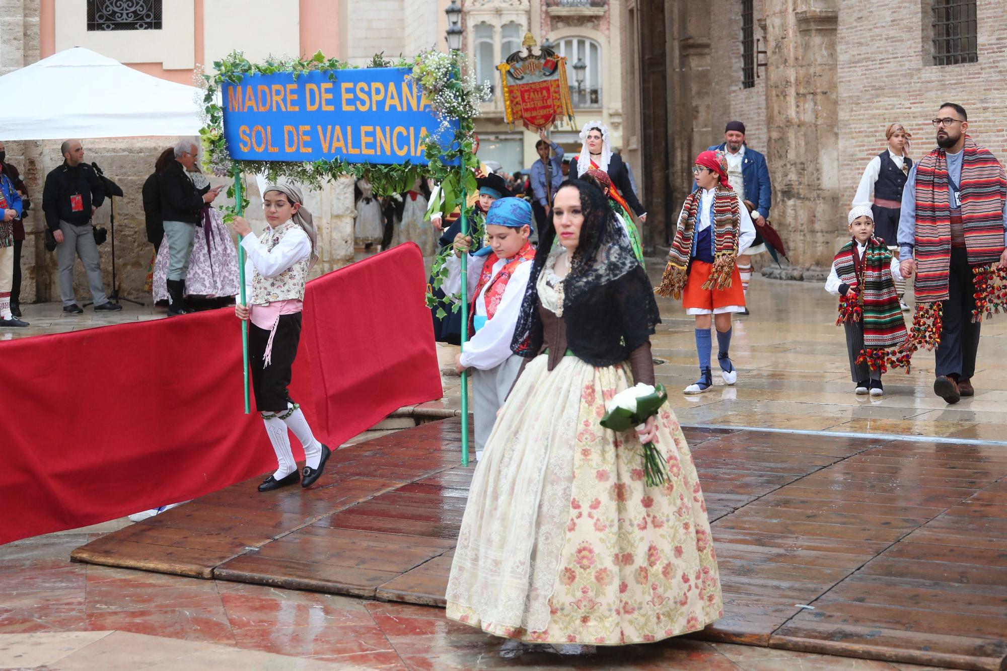 Búscate en el primer día de ofrenda por la calle de la Paz (entre las 15:30 a las 17:00 horas)