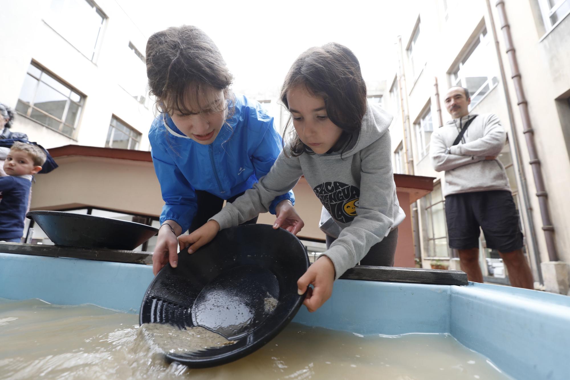 Pequeños buscadores de oro en la Escuela de Minas