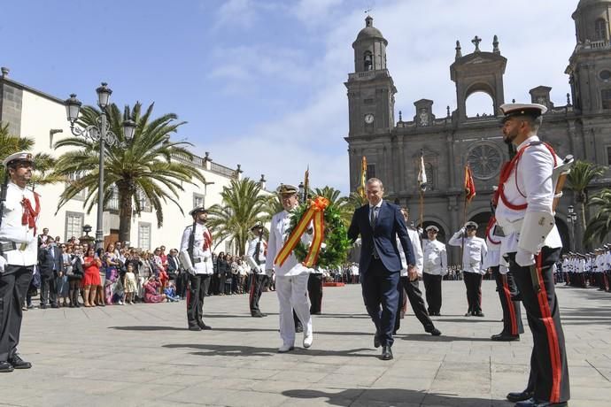 01-03-20  LAS PALMAS DE GRAN CANARIAS. PLAZA DE SANTA ANA. LAS PALMAS DE GRAN CANARIA. Jura de bandera en Santa Ana. Acto de jura o promesa ante la bandera de personal civil, en la plaza de Santa Ana, con motivo del 483 Aniversario de la InfanterÍa de Marina y el 80 Aniversario de la InfanterÍa de Marina en Canarias.    Fotos: Juan Castro.