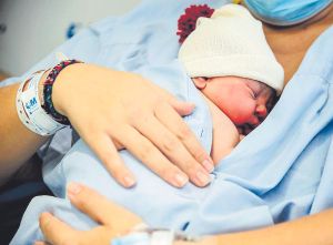 Permiso parental de ocho semanas: si quieres cobrarlo tendrás que esperar a agosto