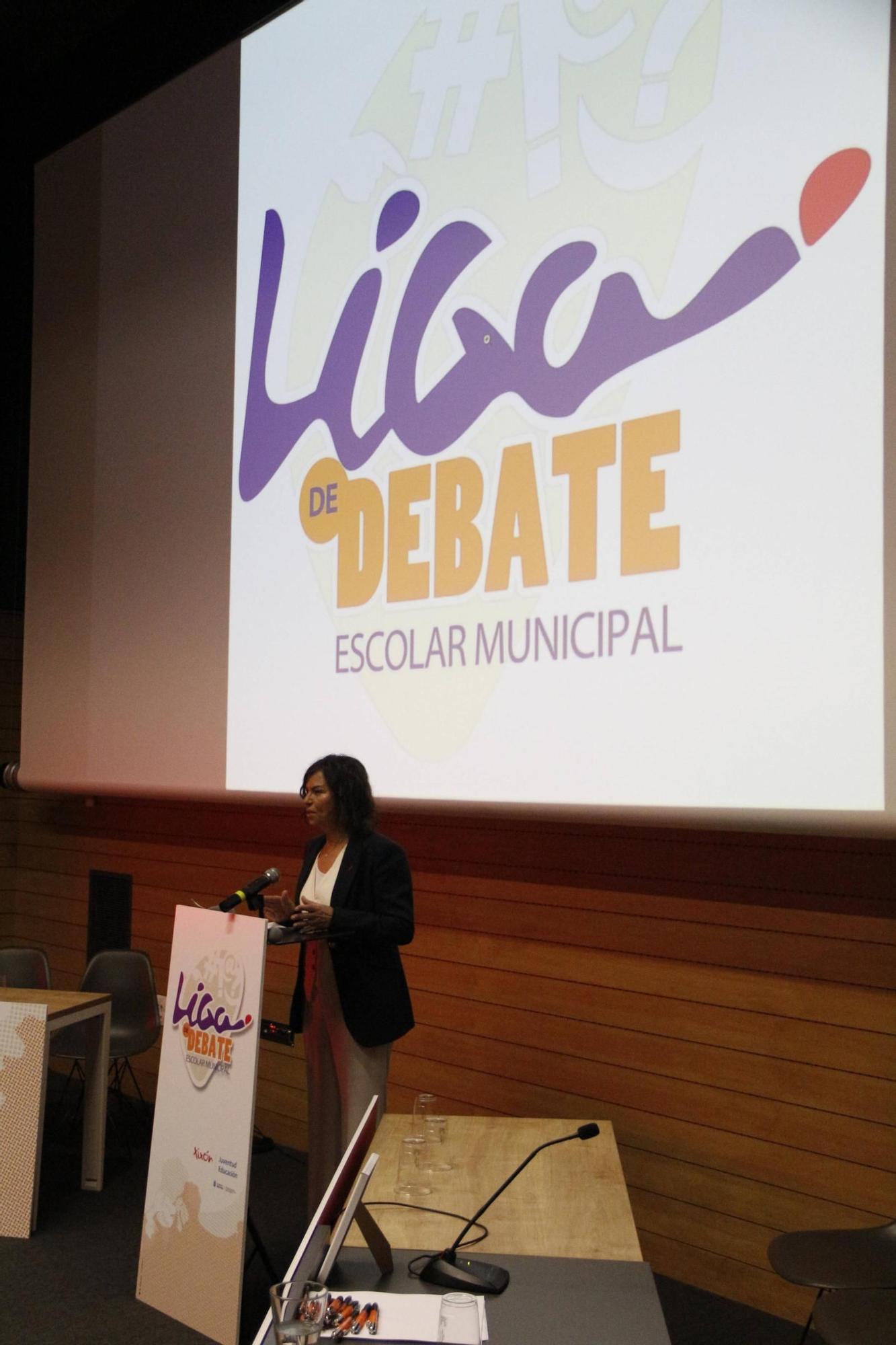 La semifinal de la Liga de Debate Escolar Municipal de Gijón, en imágenes