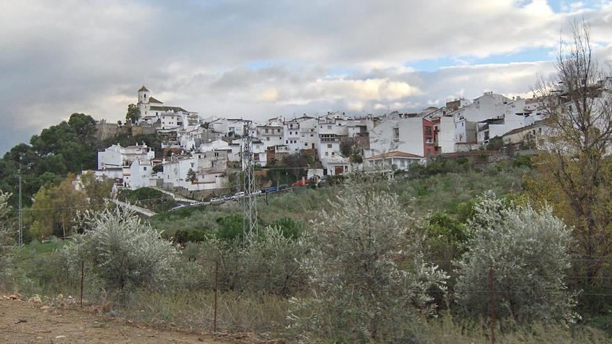 Vista parcial del municipio de Alozaina.