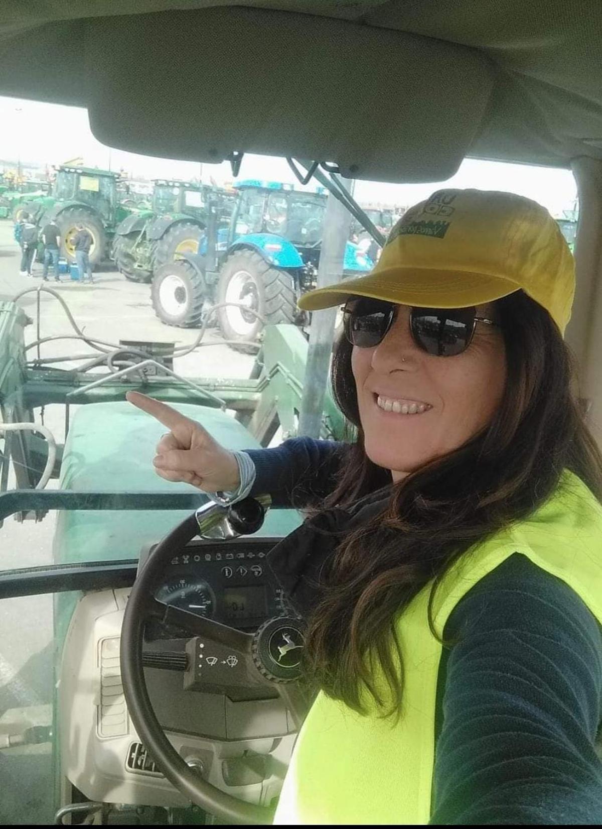 Mari Carmen Solsona, agricultora y ganadera de Ontinar de Salz.