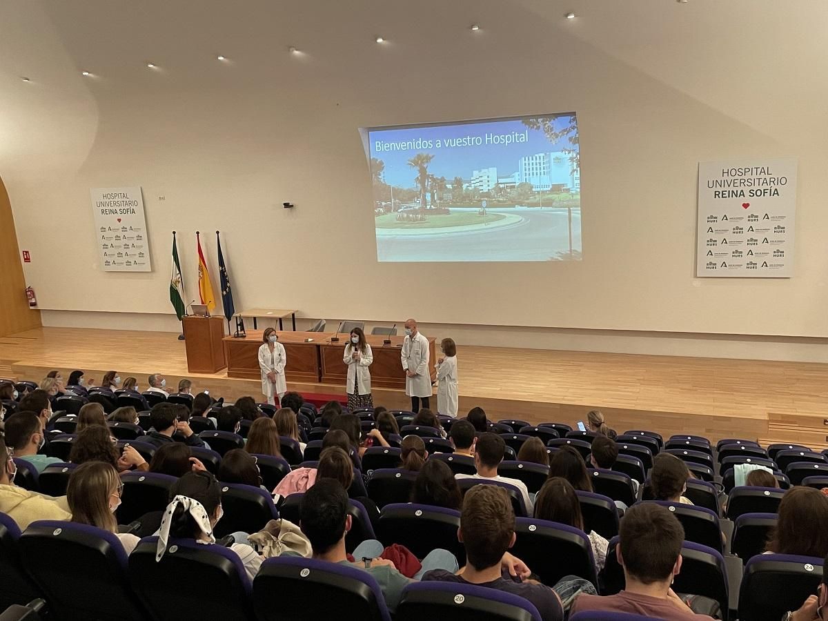 Acto de bienvenida a los 129 Especialistas Internos Residentes que inician su formación en el Hospital Reina Sofía de Córdoba.