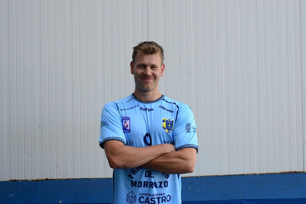 Tollef Lindqvist. Extremo derecho. Edad: 25 años. Altura: 1,80 metros. Peso: 78 kilos Tollef Lindqvist. Extremo derecho. Edad: 25 años. Altura: 1,80 metros. Peso: 78 kilos