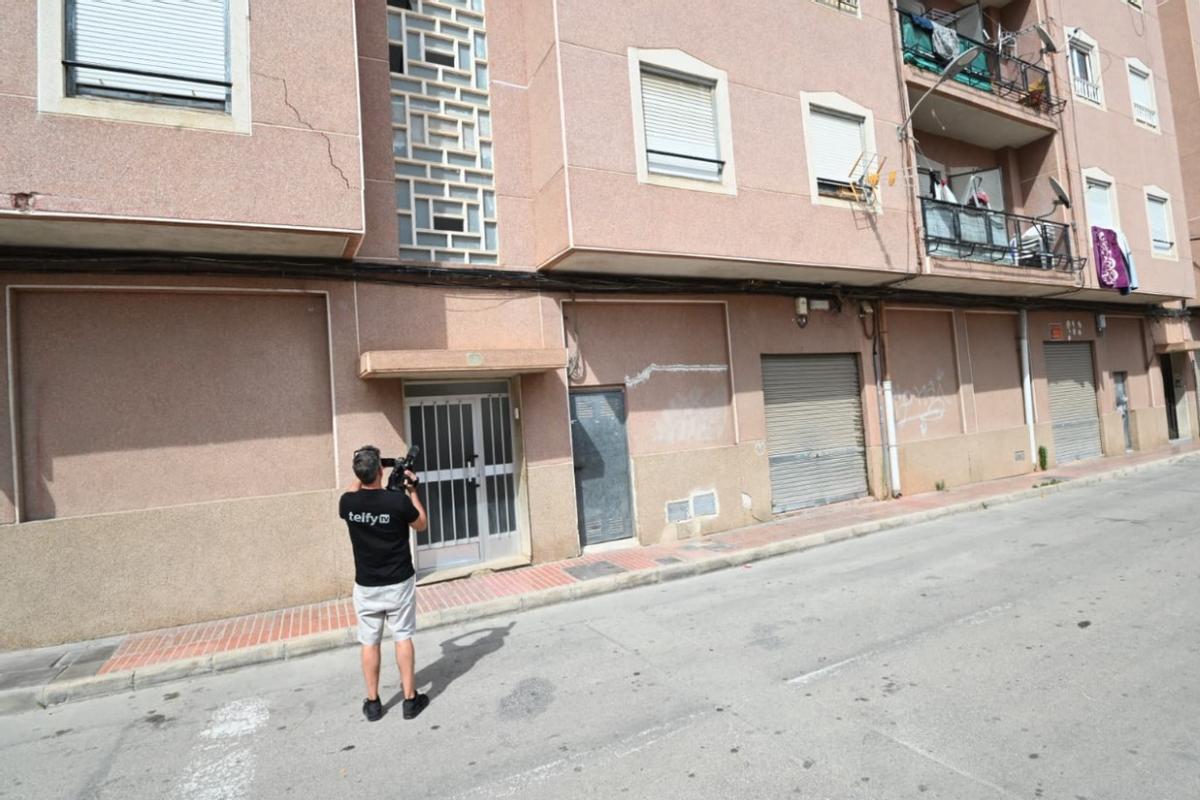 Fachada del domicilio donde ha tenido lugar el crimen.
