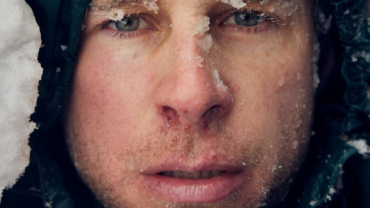 Álvaro Cervantes, en una escena de la película Blandrau