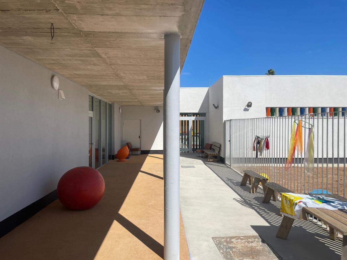 Uno de los patios preparados para acoger al alumnado con necesidades especiales.
