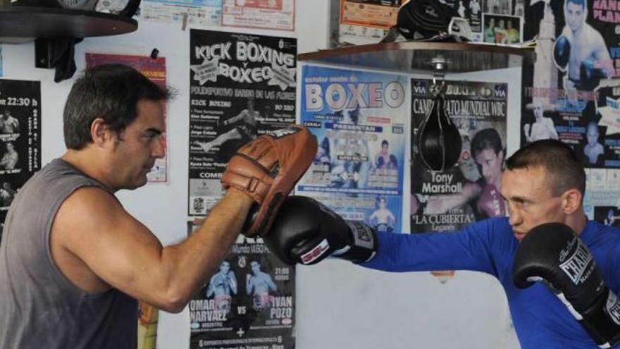 Chano Planas, a la izquierda, en un entrenamiento con Valery Yanchy. / juan varela