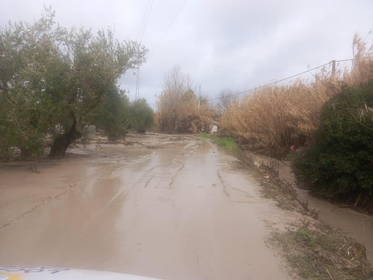 Desbordamiento de un arroyo del río Cabra.