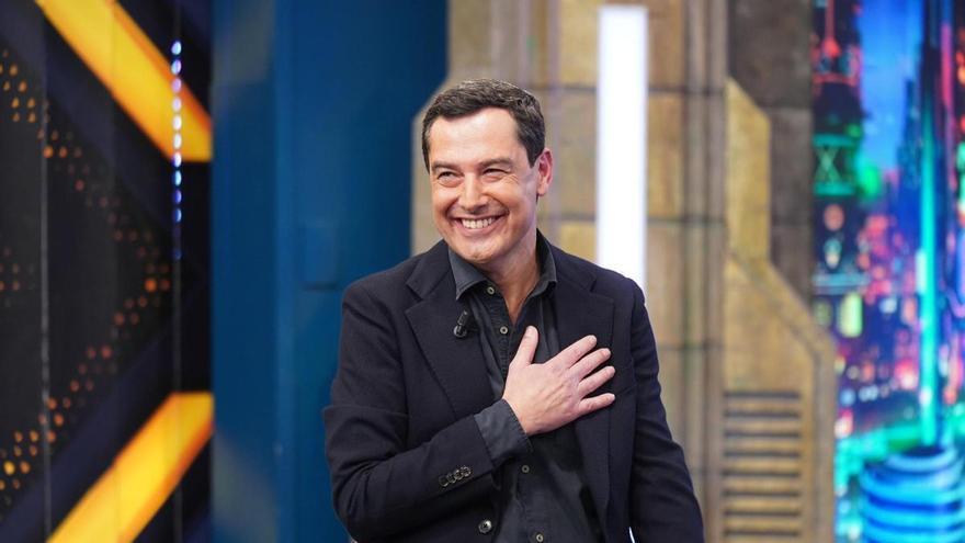 Juanma Moreno reconoce en 'El Hormiguero' que acude al psicólogo desde el accidente de Adamuz