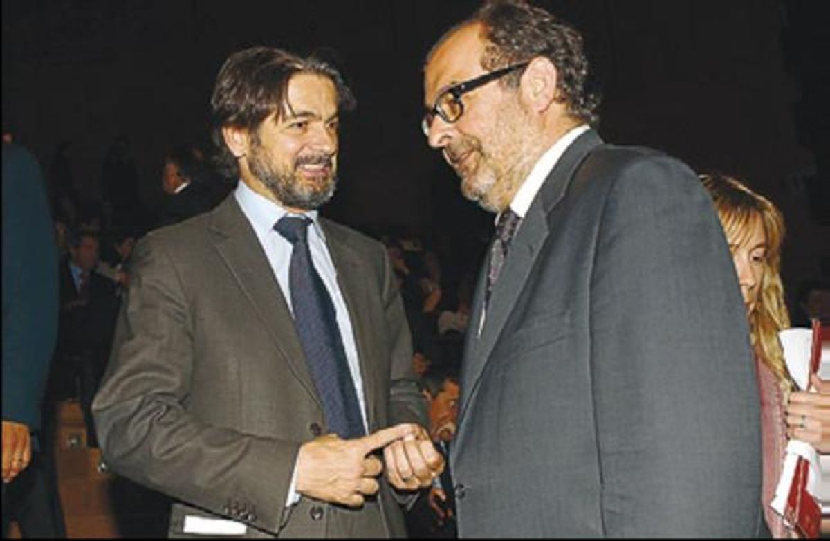 El secretari general de Convergència Democràtica de Catalunya, Oriol Pujol, departeix amb el director adjunt d’EL PERIÓDICO, Albert Sáez.