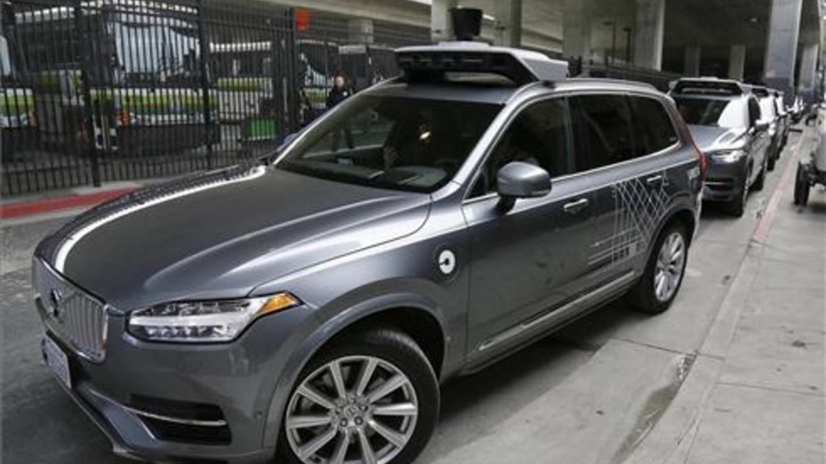 Un coche sin conductor de Uber, a punto de una prueba en San Francisco.