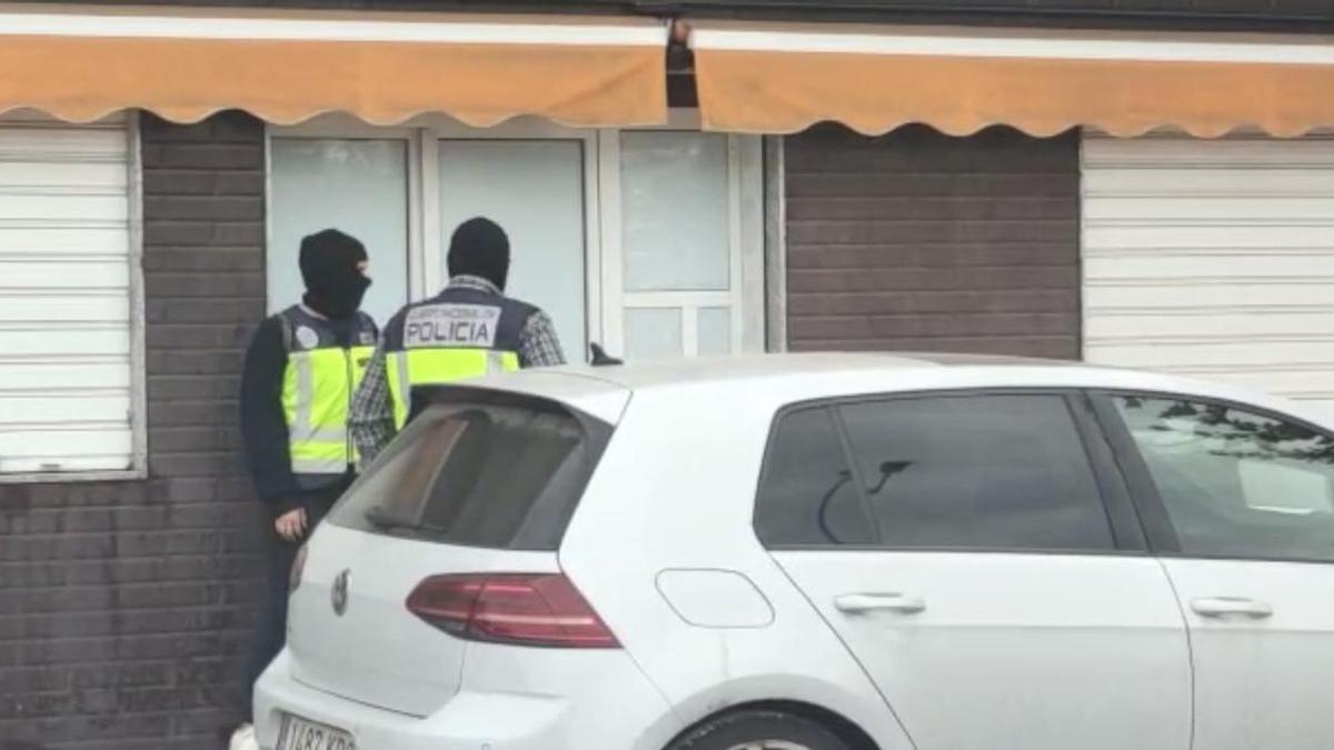 Despliegue policial en Melilla y varios detenidos vinculados con la compra de votos por correo