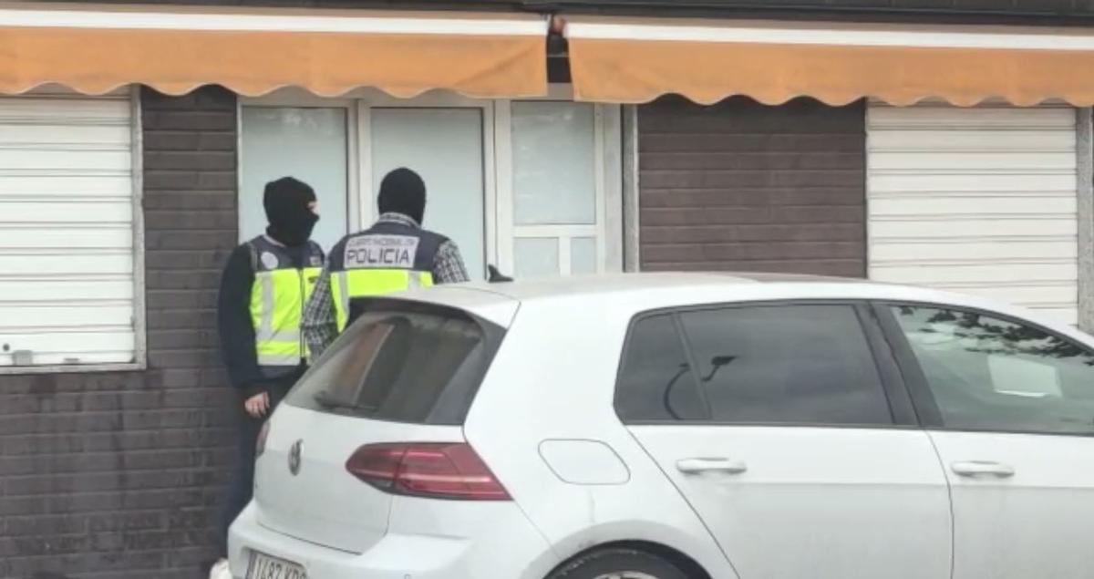 Despliegue policial en Melilla y varios detenidos vinculados con la compra de votos por correo