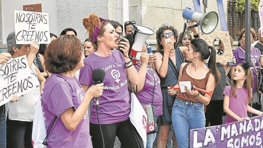 La jueza prorroga por «compleja» la causa contra ‘La Manada’ en Pozoblanco