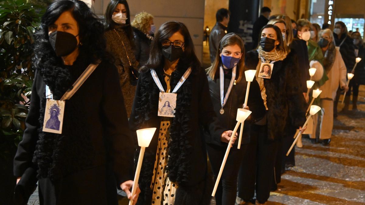 La fiesta de 'les casades' de la Purísima volvió a la calle tras ser el año pasado claustral.