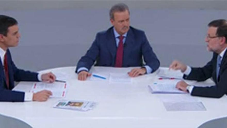 Un momento del cara a cara entre Rajoy y Sánchez.