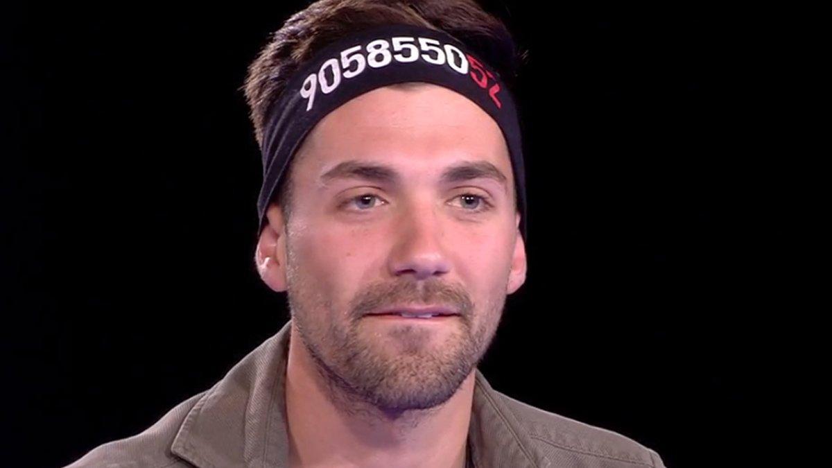 Alejandro Albalá corre desnudo por la casa de 'GH Dúo' para cumplir su  promesa