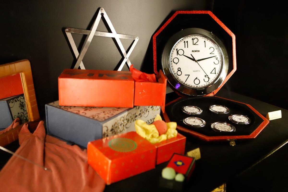 Algunos de los objetos que se muestran en el museo de la magia.