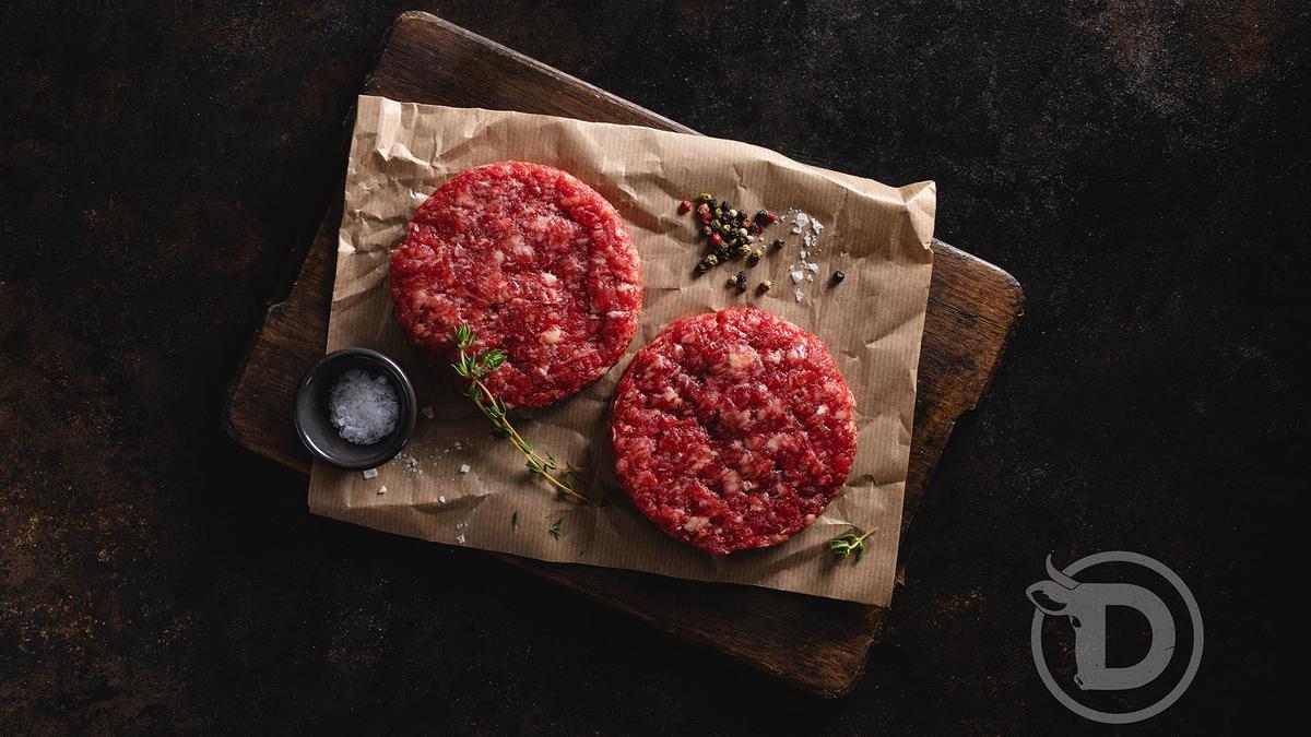 El estuche de lujo de Discarlux que incluye cuatro hamburguesas de carne vacuno del proyecto Fisterra Bovine World.