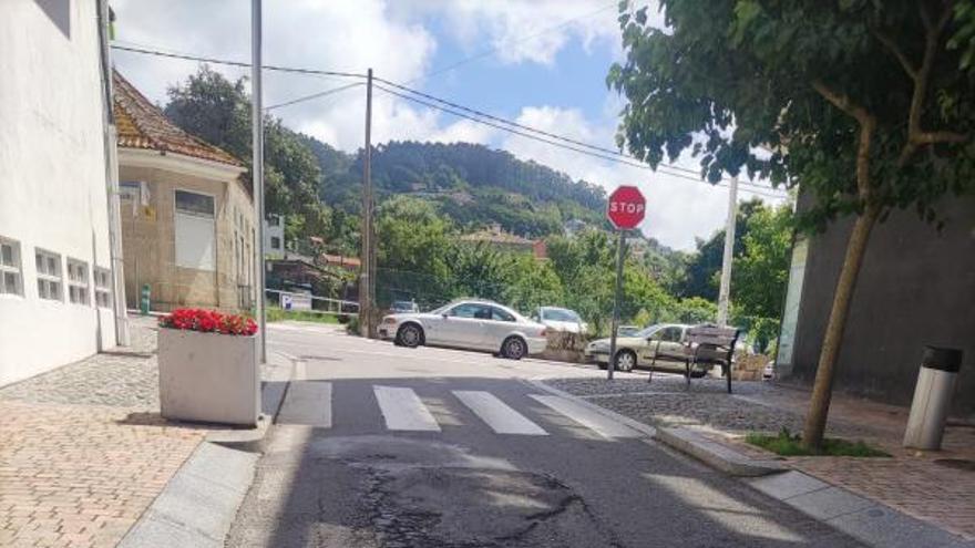 Un tramo de la calle Matilde Bares, en el centro de Bueu.