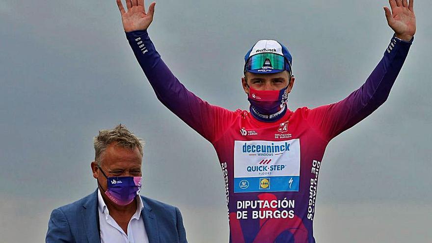 Evenepoel triunfa en Picón Blanco y se viste de líder