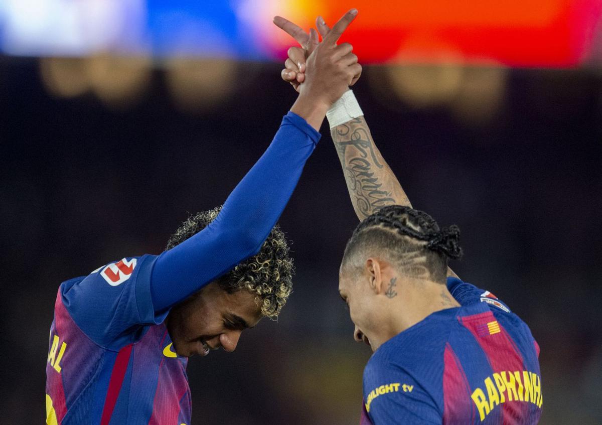Raphinha blinda el liderat i les bones festes dels culers