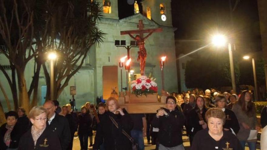 Recogimiento en el Via Crucis de Sant Joan
