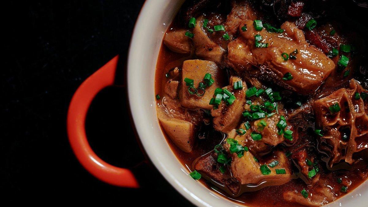 Sumergirte en el universo de Stranger Things, ruta de casquería castiza o una feria de coches clásicos: cinco ideas para exprimir Madrid este fin de semana