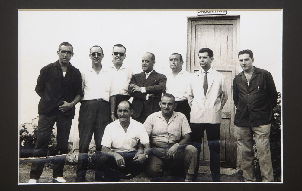 Exposición fotográfica del Atlético Saguntino, que repasa los 100 años del club, con los archivos de Ismael Rodrigo y José Tarazona.