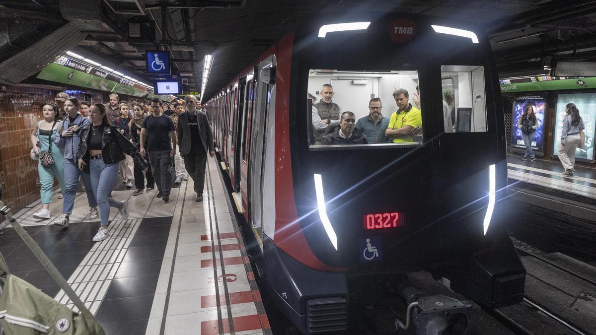 La L3 del metro de Barcelona estrena el primer tren de la serie 7.000