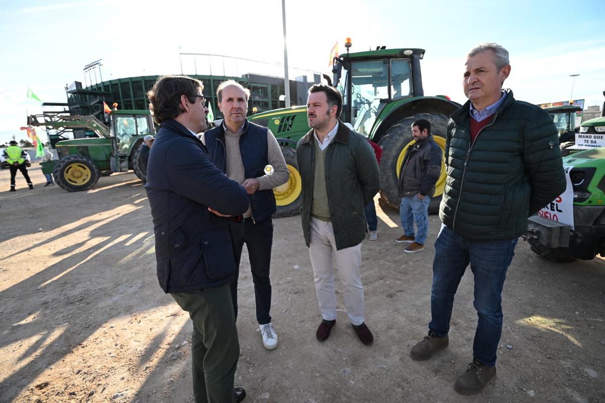 Así ha sido la salida de la tractorada desde Elche